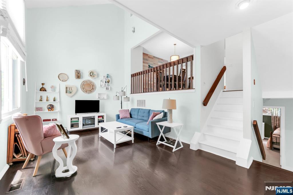 111 Alpine Court 11 - Photo 5