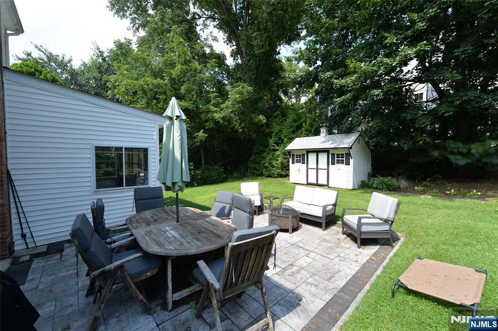 122 Strysko Avenue - Photo 2