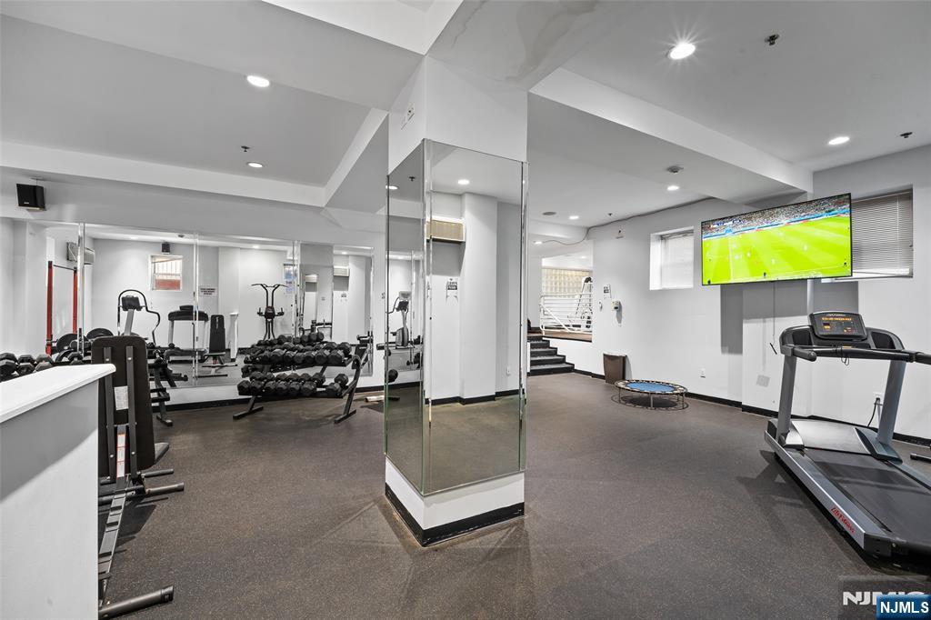 70 Munn Avenue #401