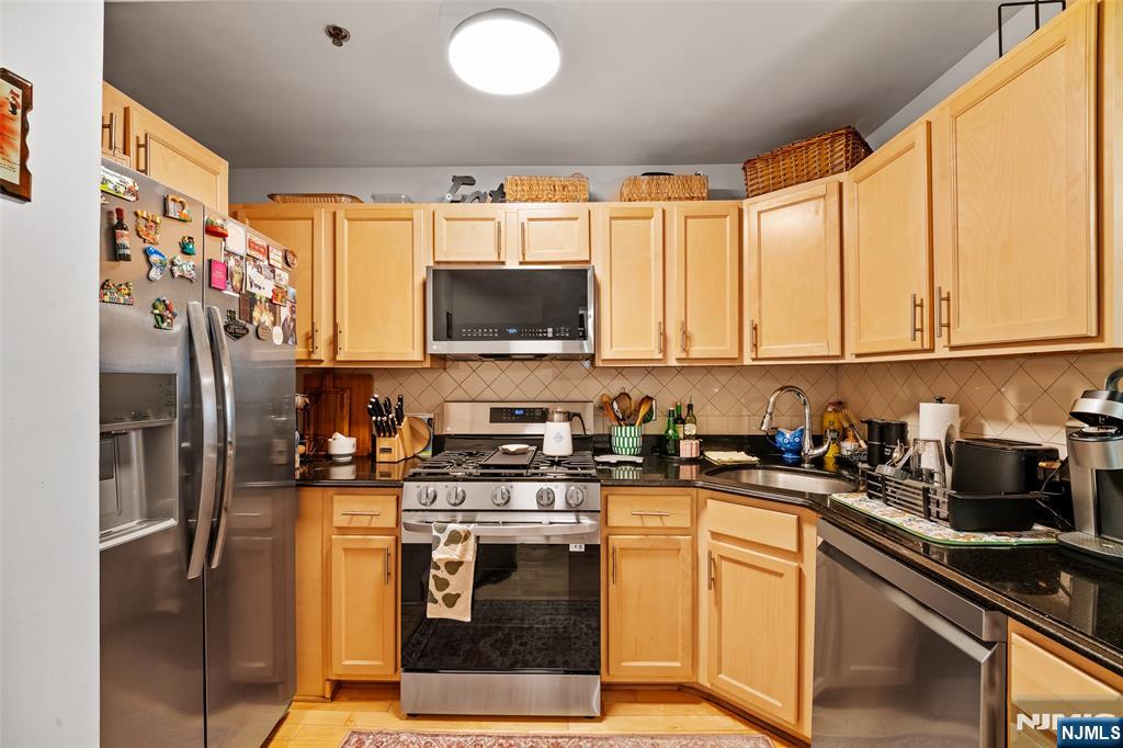 70 Munn Avenue 401 - Photo 5
