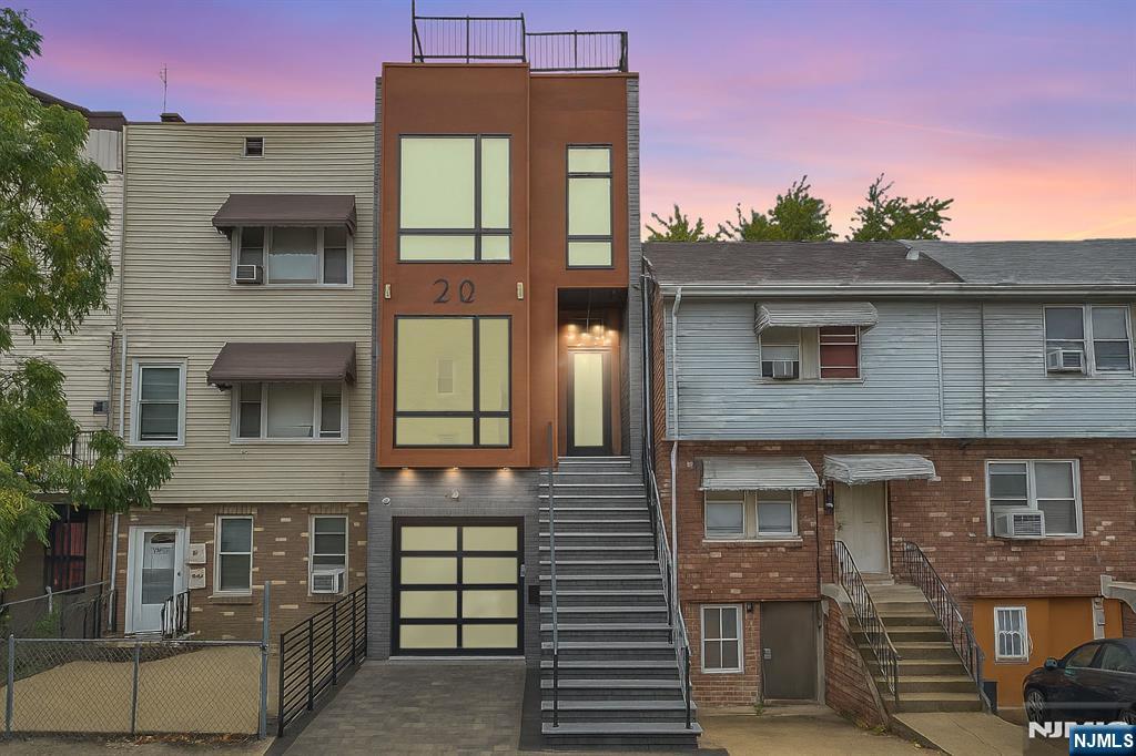 20 Van Nostrand 2 - Photo 1