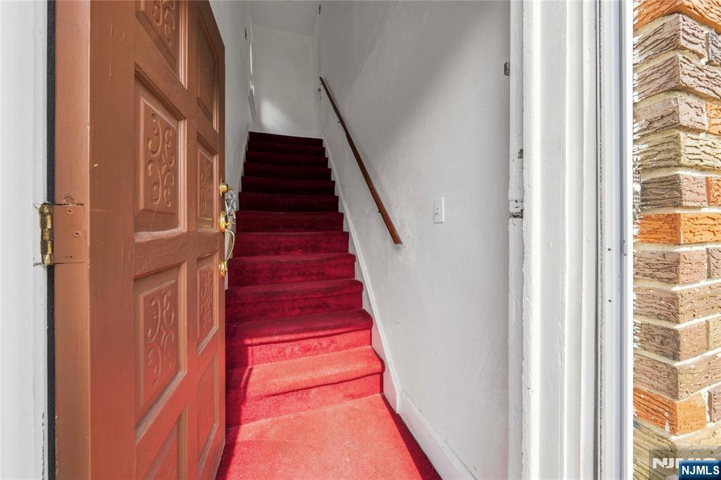 127 Union Avenue - Photo 2