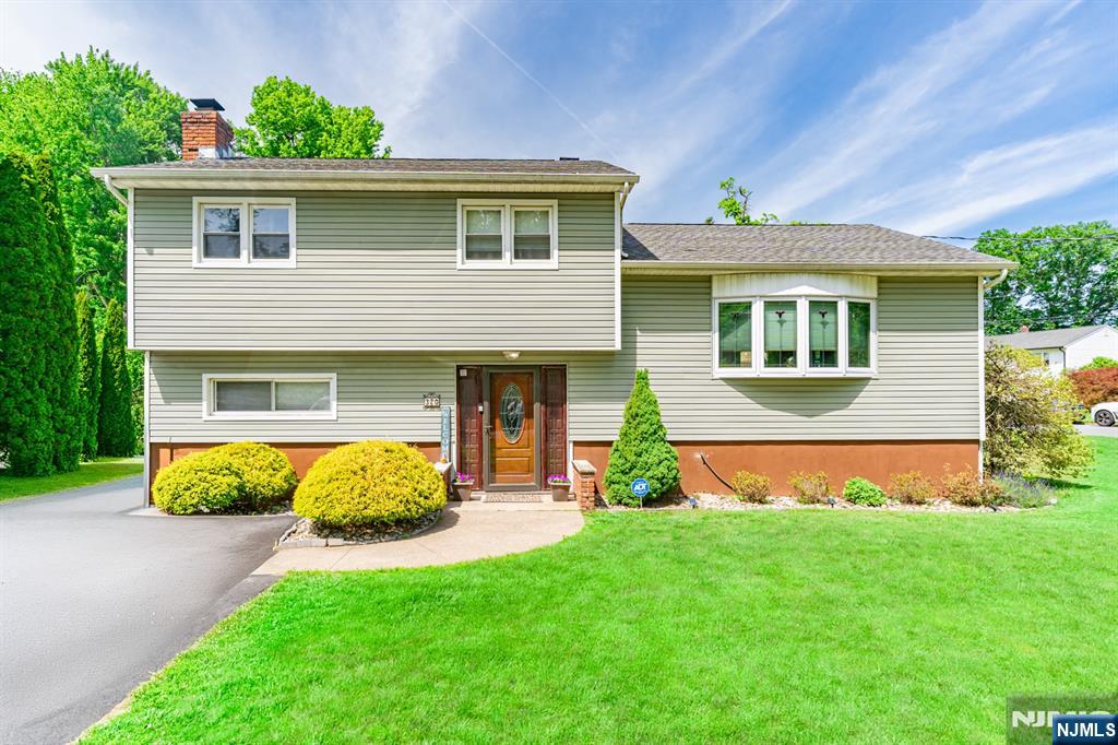 320 Horseneck Road - Photo 1