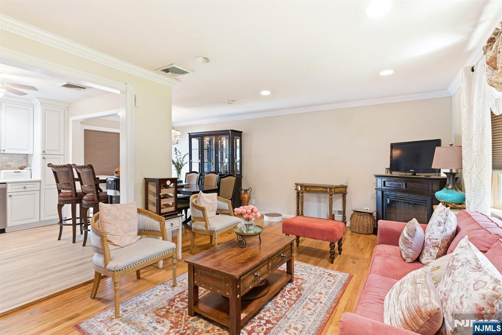 320 Horseneck Road - Photo 2