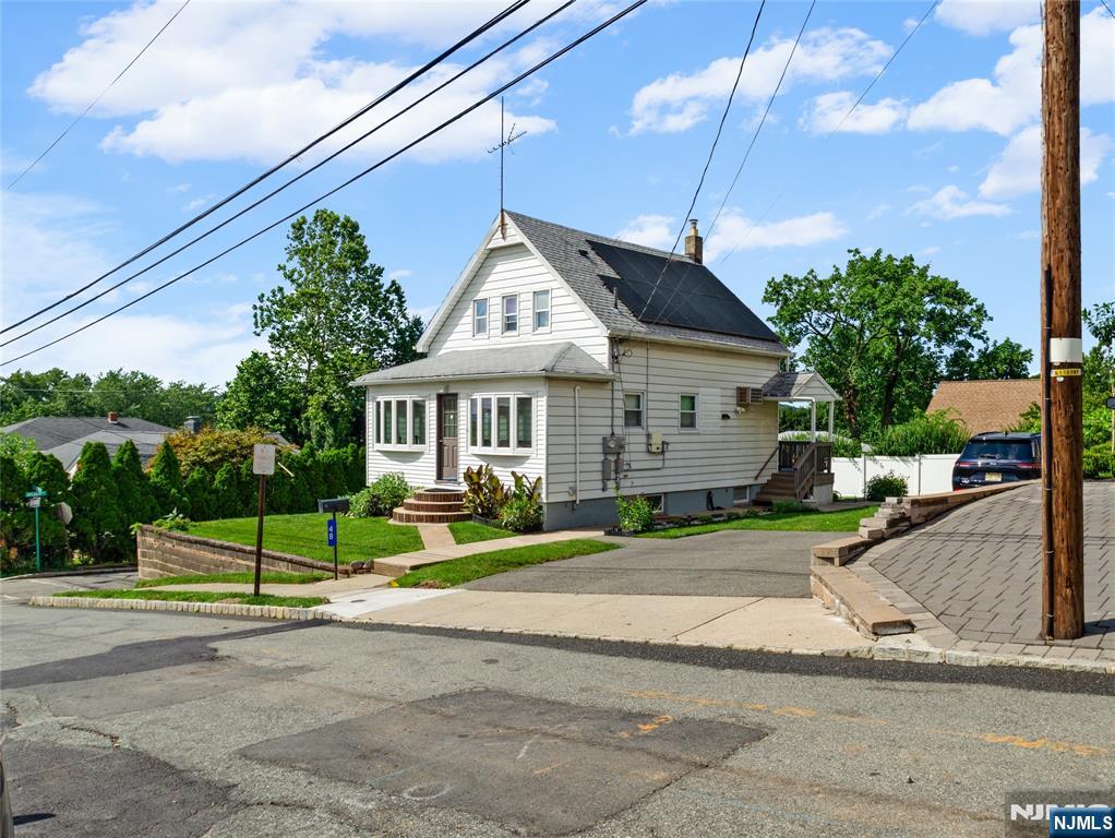 48 Cedarhurst - Photo 1