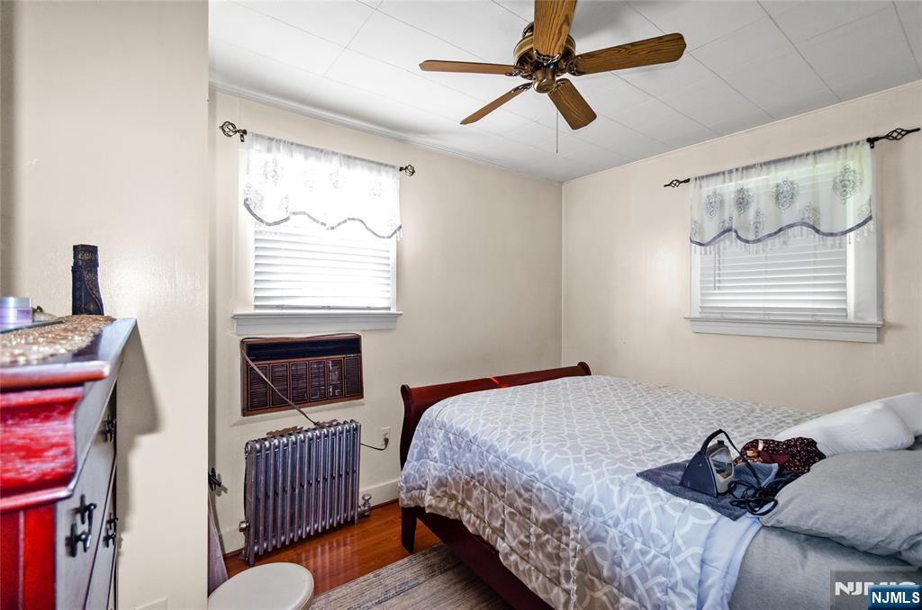 48 Cedarhurst