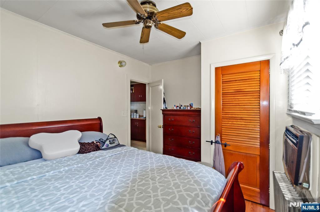 48 Cedarhurst