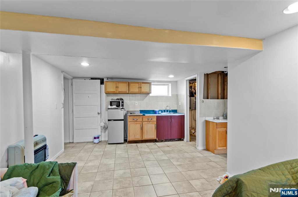48 Cedarhurst