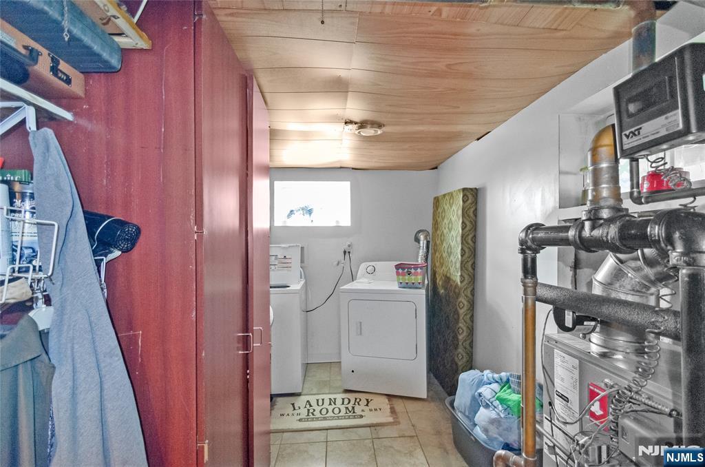 48 Cedarhurst