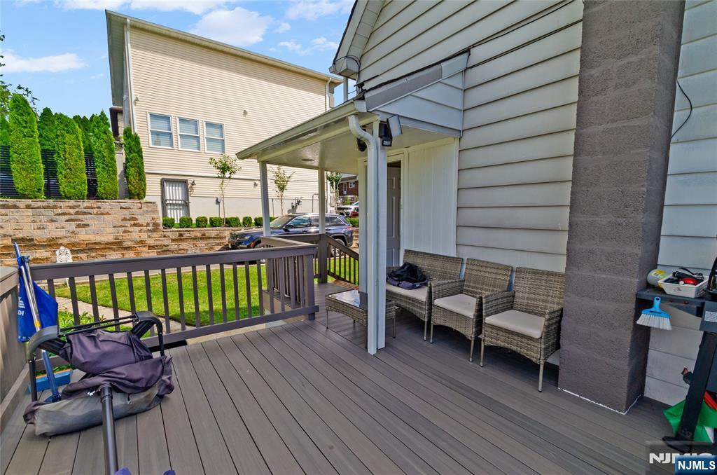 48 Cedarhurst