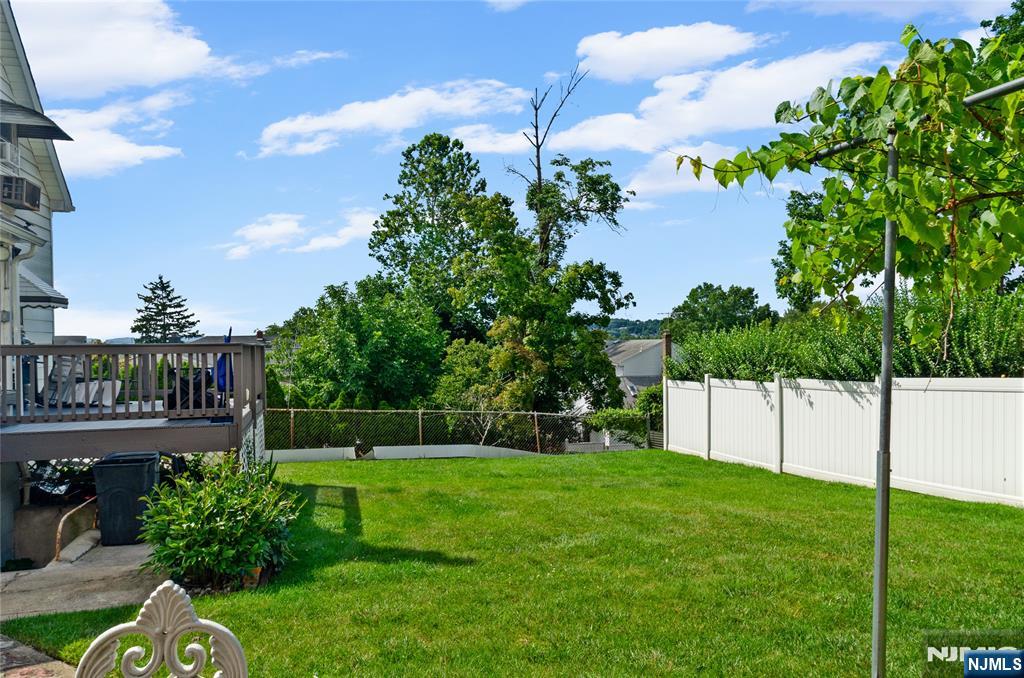 48 Cedarhurst