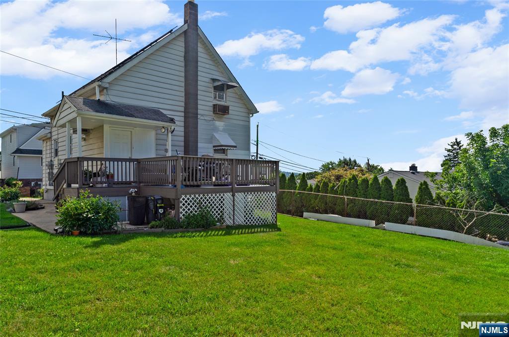 48 Cedarhurst