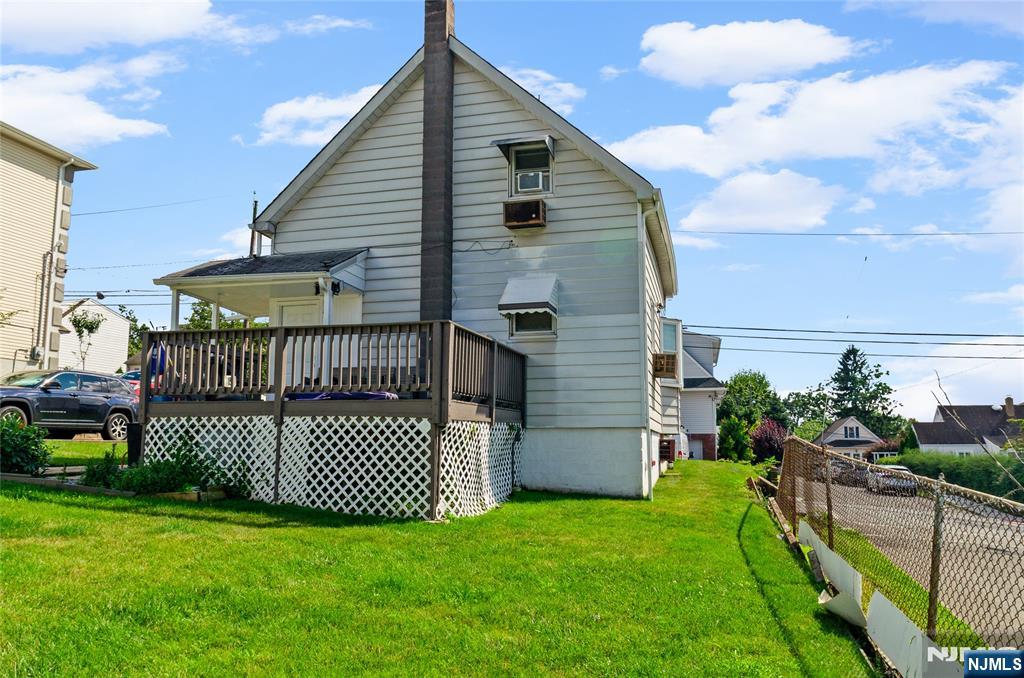 48 Cedarhurst