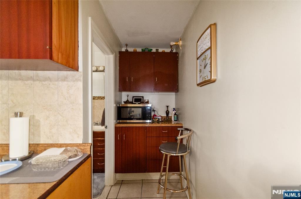 48 Cedarhurst
