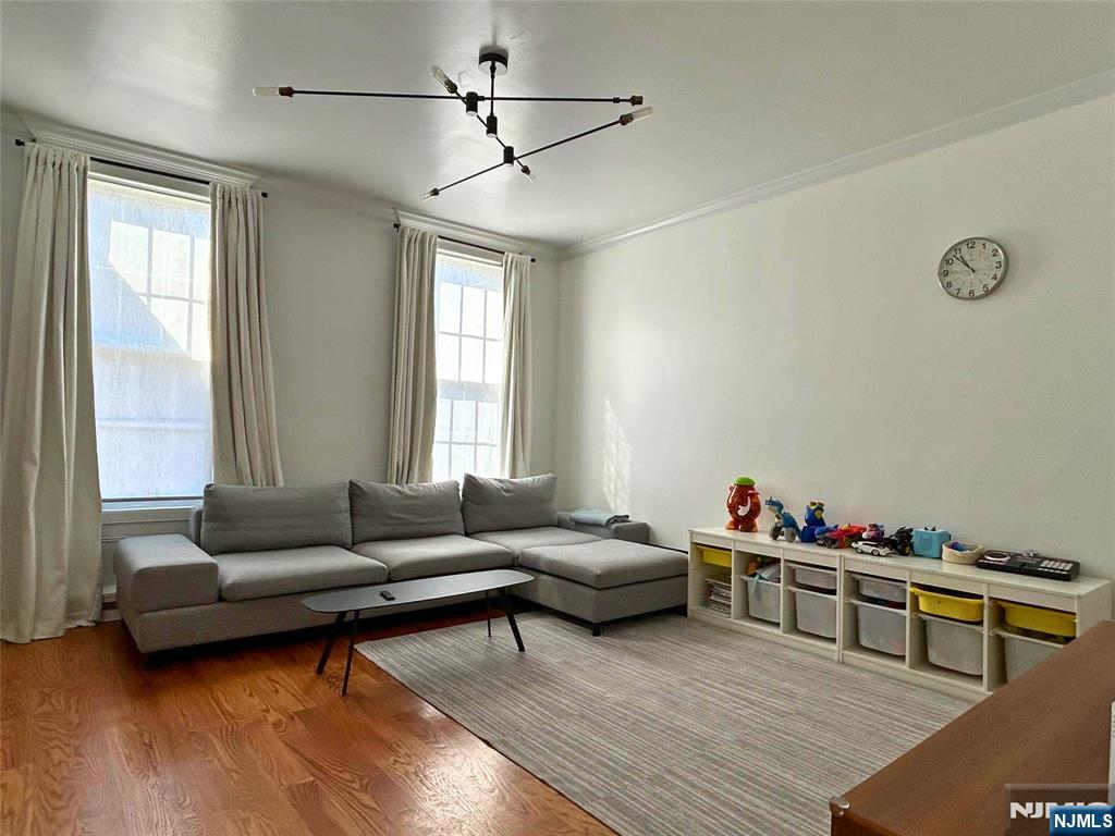 66 Irving Street - Photo 3