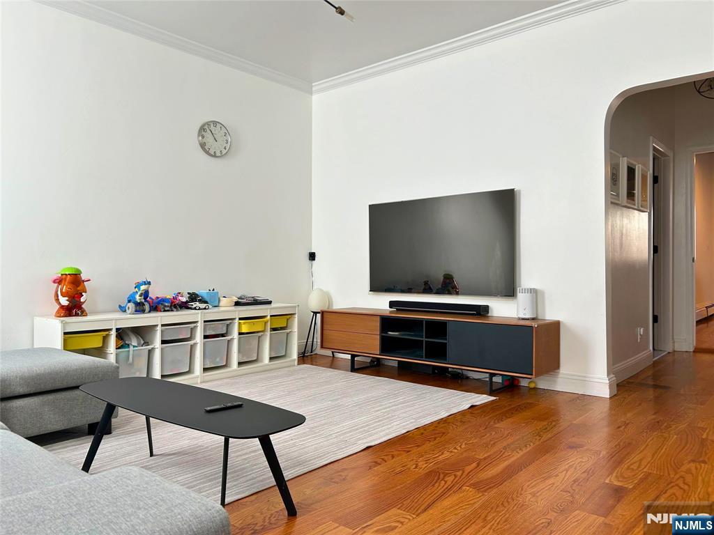 66 Irving Street - Photo 4