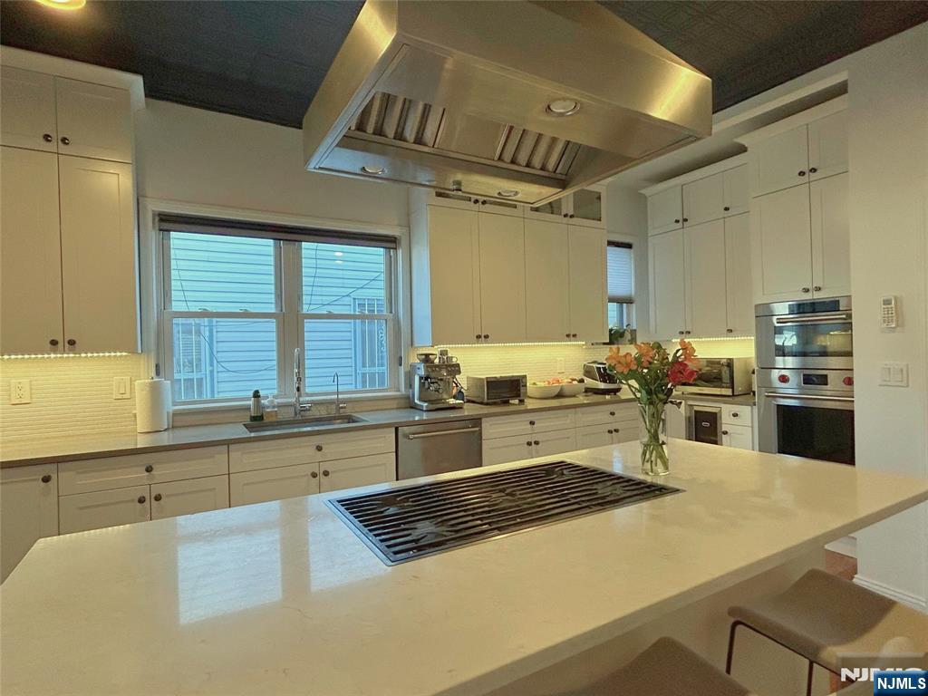 66 Irving Street - Photo 5