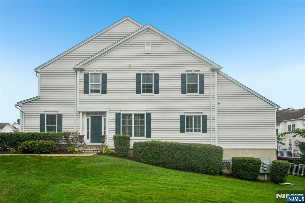 2 Constitution Lane 1501 - Photo 1