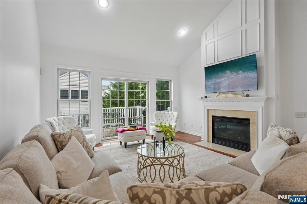 2 Constitution Lane 1501 - Photo 3