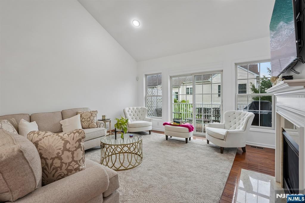 2 Constitution Lane 1501 - Photo 4