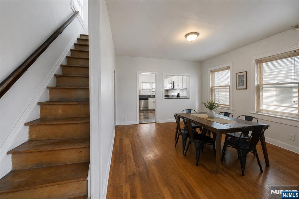 352 Forest Street - Photo 2