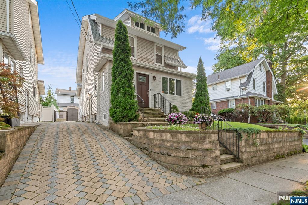 171 Oak Ridge Avenue - Photo 2