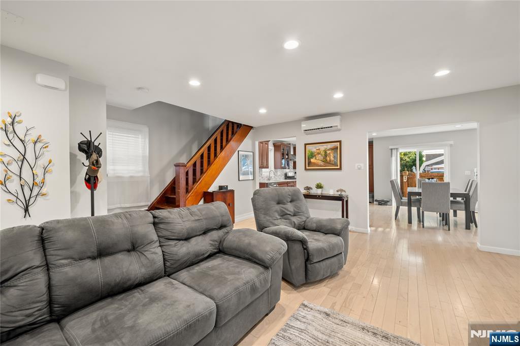 171 Oak Ridge Avenue