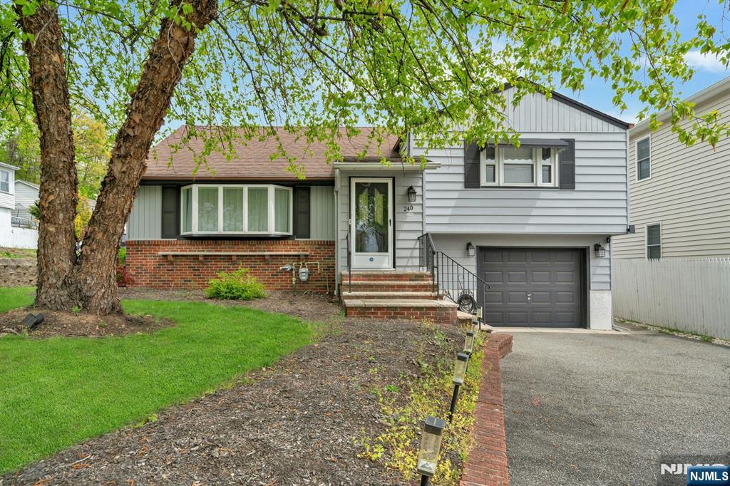 240 Gordon Avenue - Photo 1