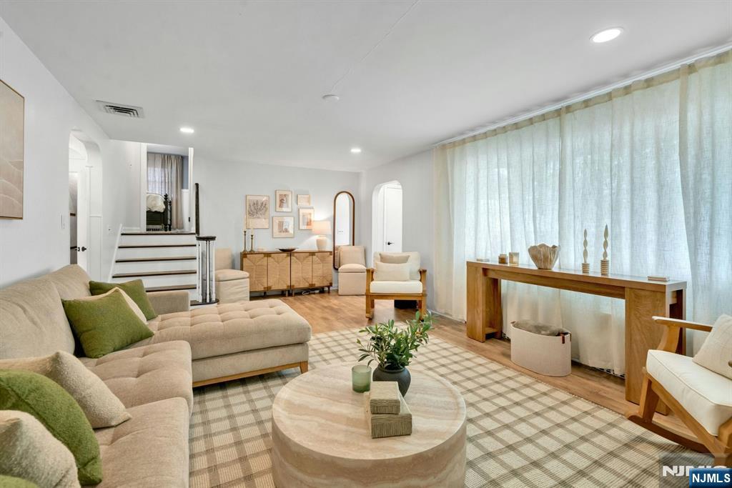 240 Gordon Avenue - Photo 3