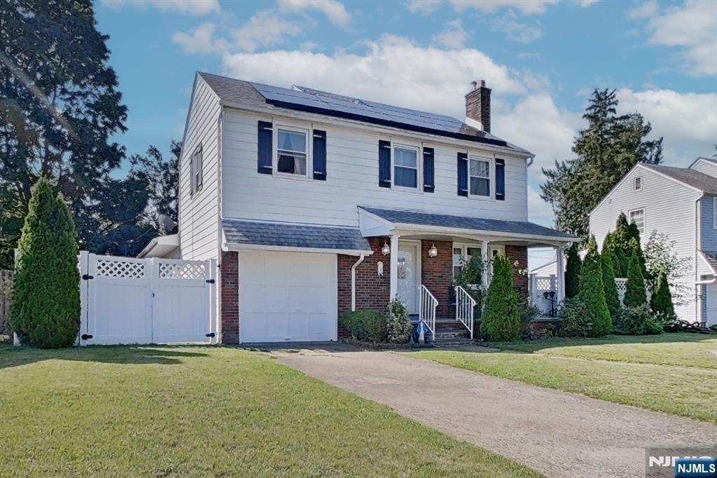 112 Elmwood Drive - Photo 1