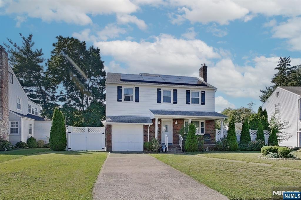 112 Elmwood Drive - Photo 2