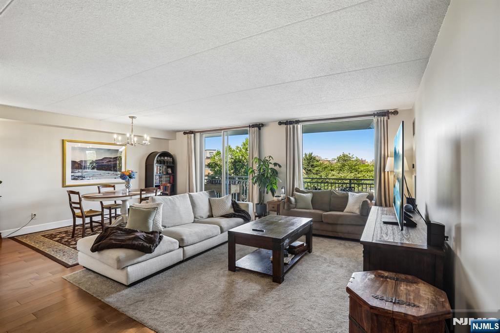 1077 River Road 303 - Photo 2