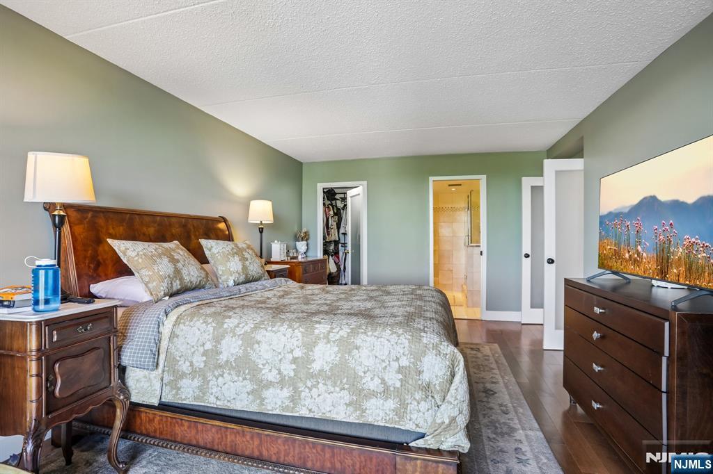 1077 River Road #303