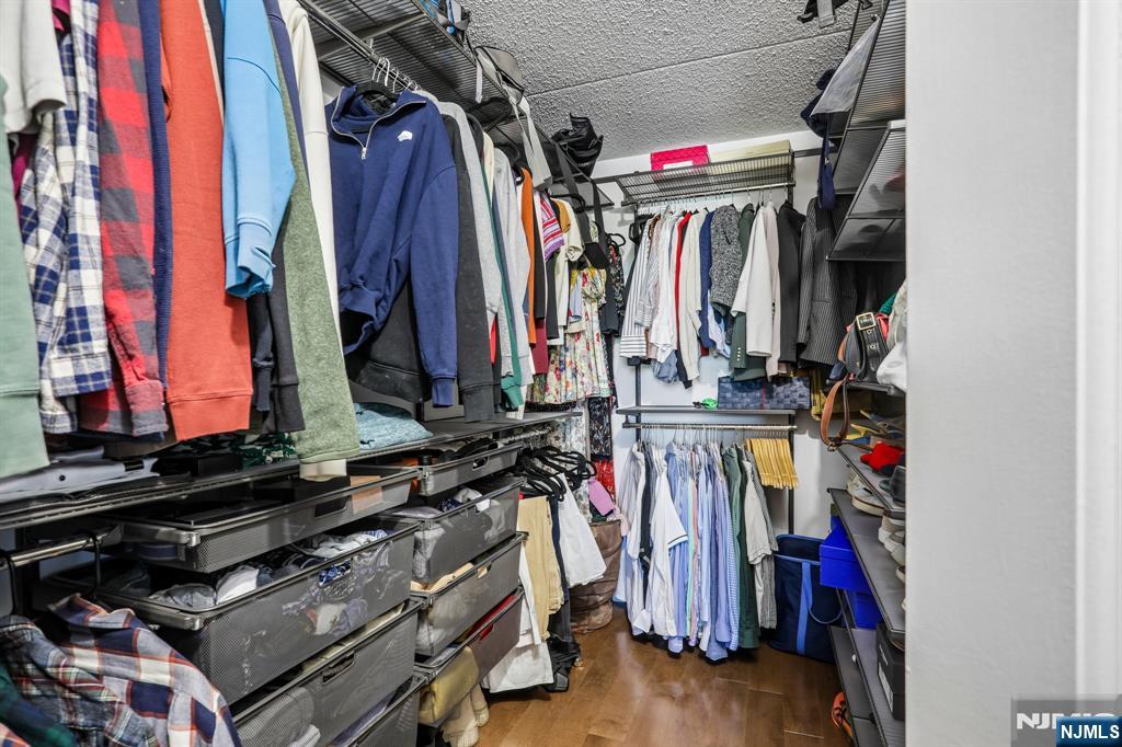 1077 River Road #303