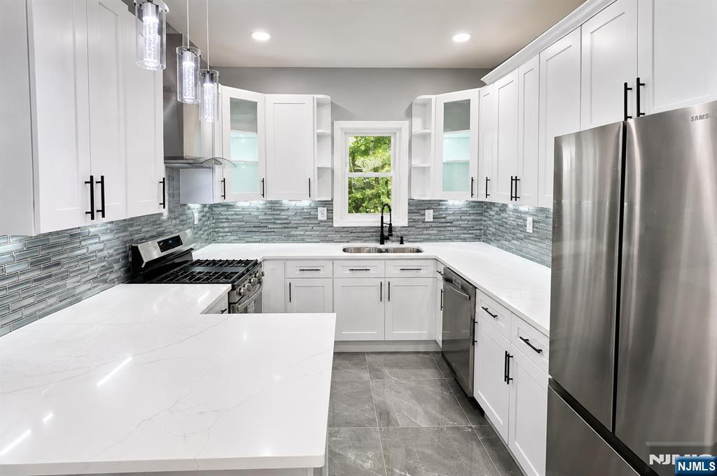 282 Ackerman Avenue - Photo 3