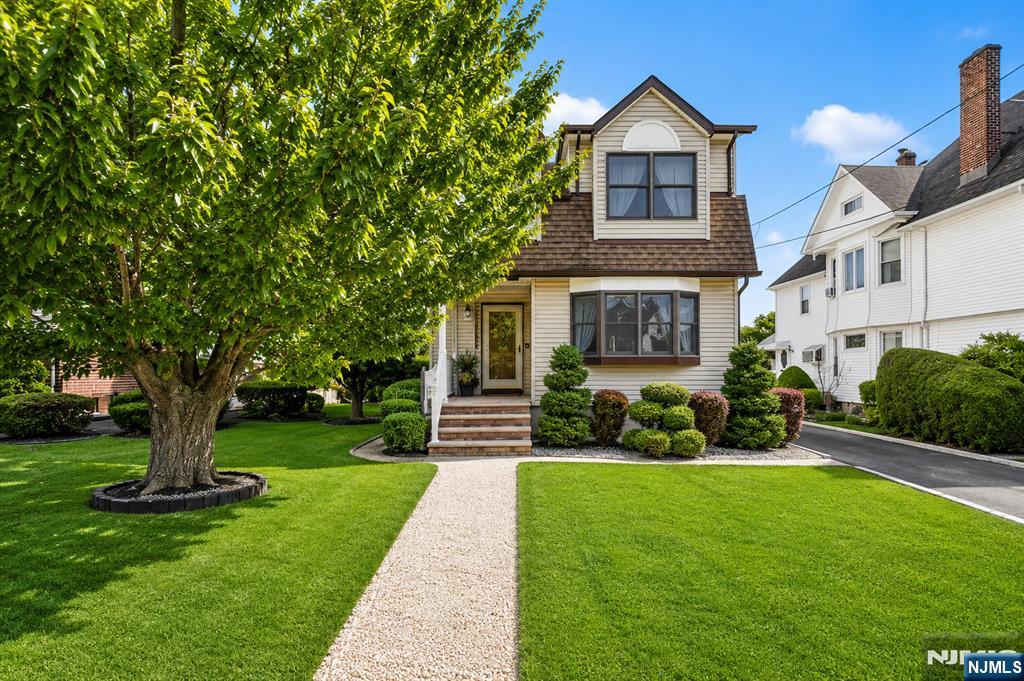 307 Raymond Street - Photo 1