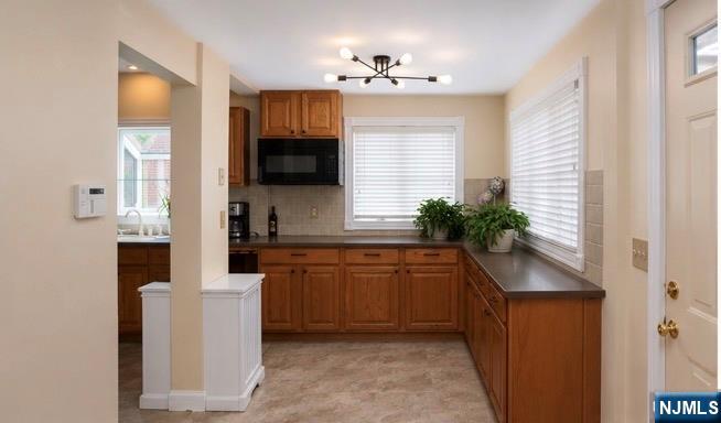 307 Raymond Street - Photo 2