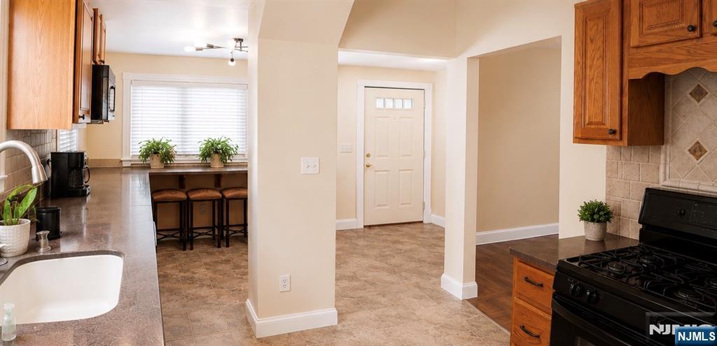 307 Raymond Street - Photo 3