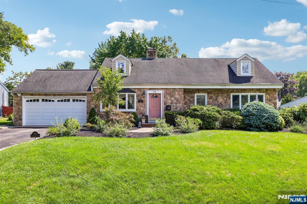 998 Washington Avenue - Photo 1