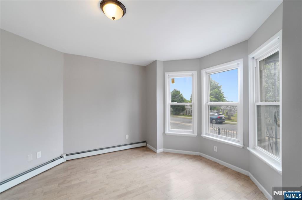 318 Grove Street - Photo 2