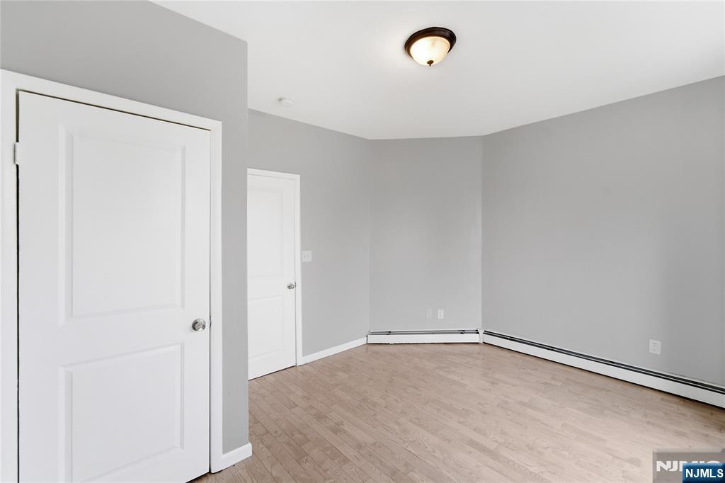 318 Grove Street - Photo 3