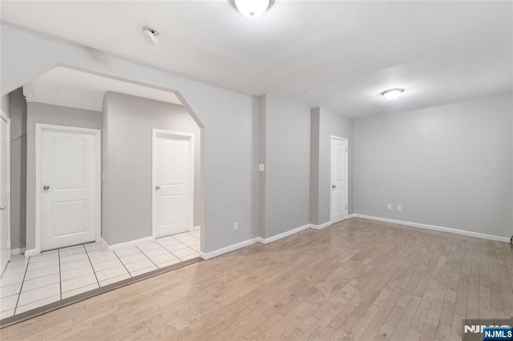 318 Grove Street - Photo 5