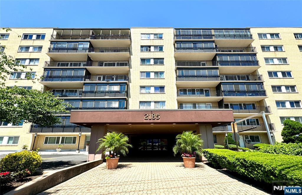 2185 Lemoine Avenue 4A - Photo 1