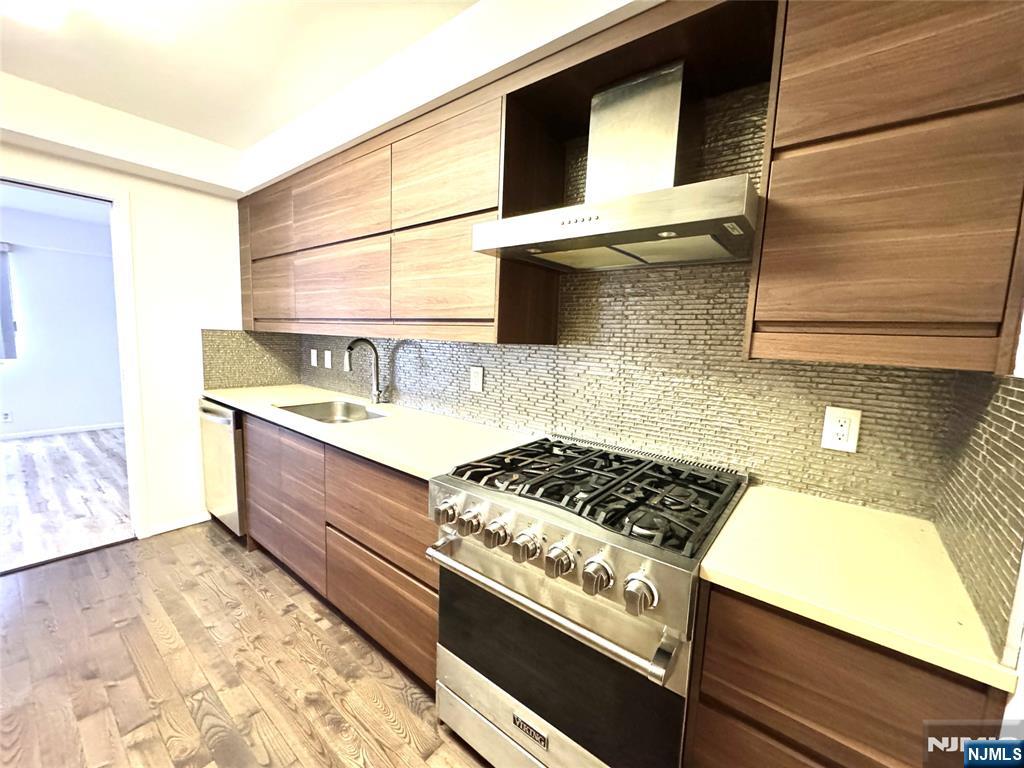 2185 Lemoine Avenue 4A - Photo 5