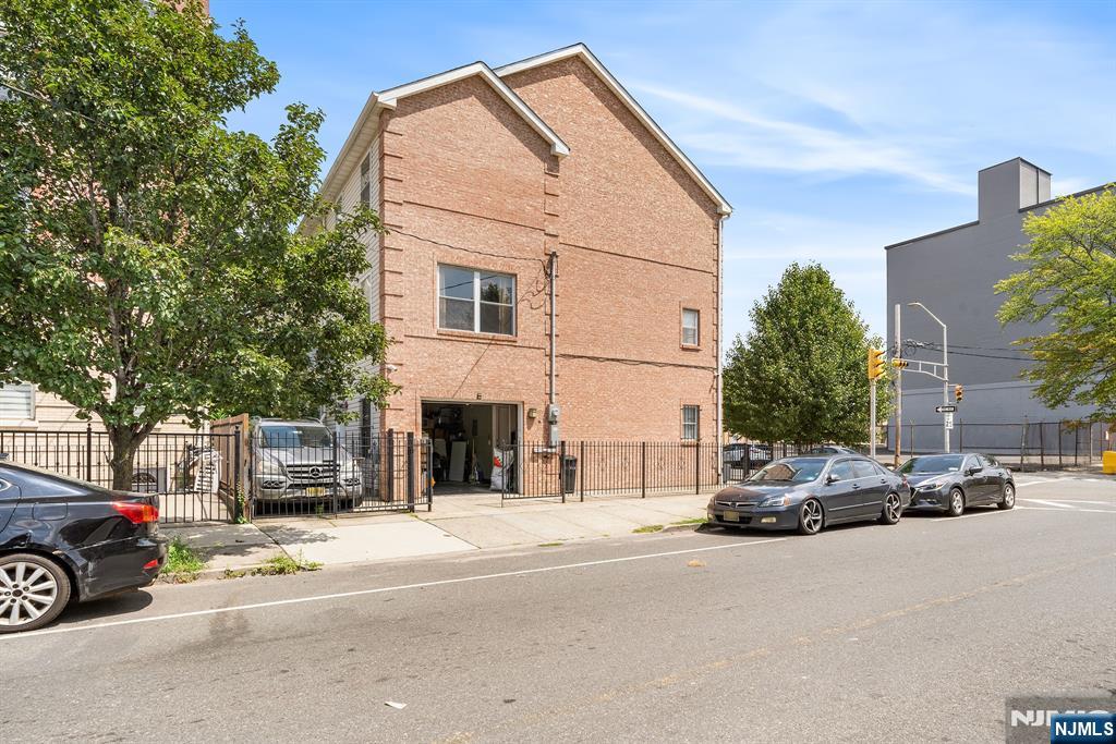 219 Broad Street - Photo 5