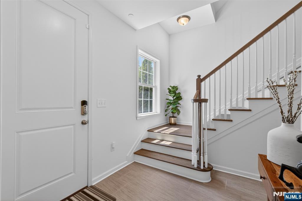 197 Roosevelt Drive - Photo 3
