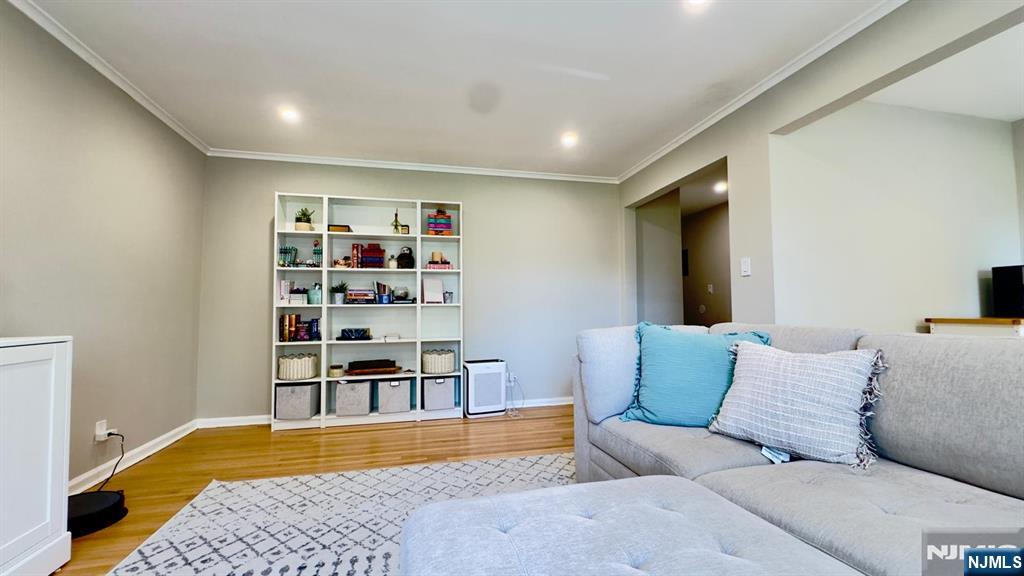 349 Bloomfield Avenue #25