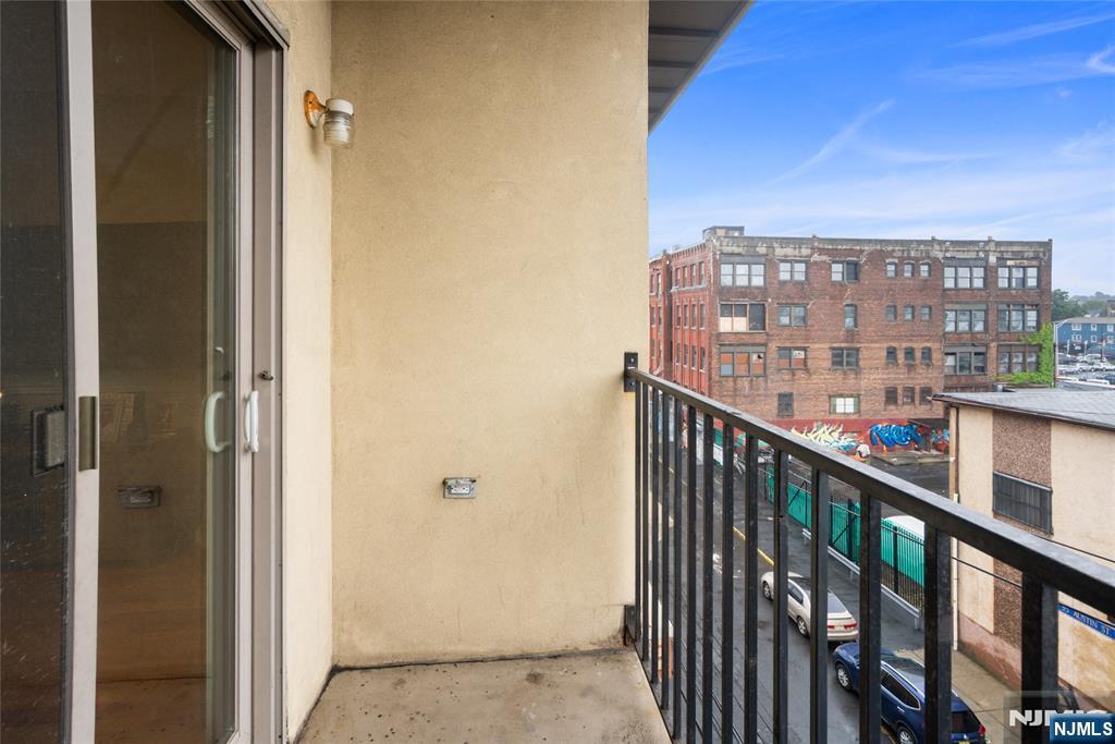 15-19 Tichenor #403