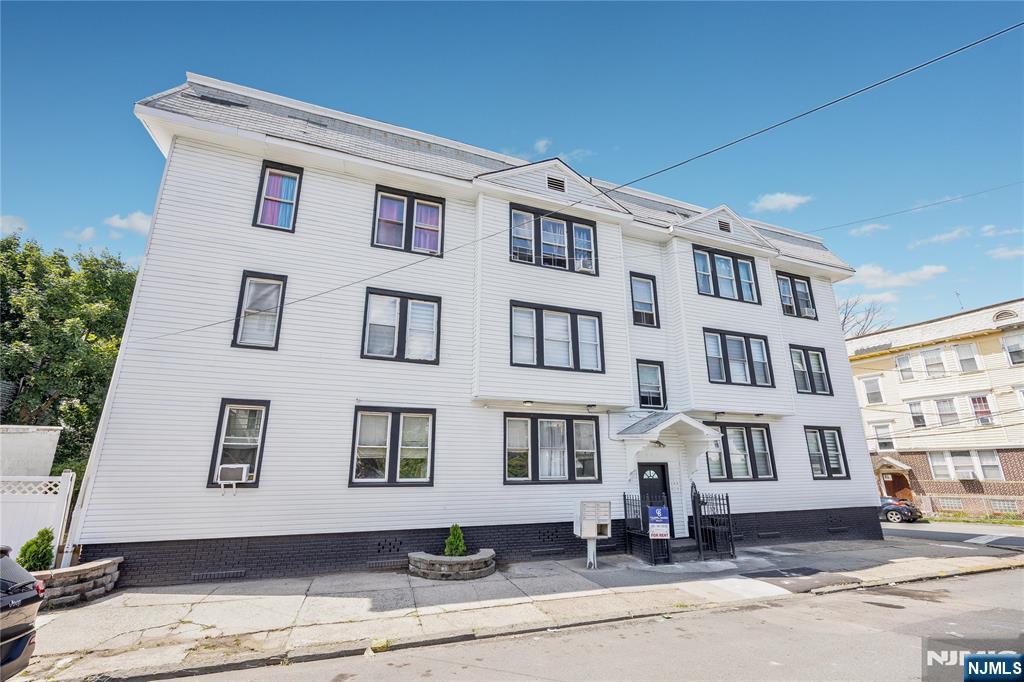 463 21st Street - Photo 2