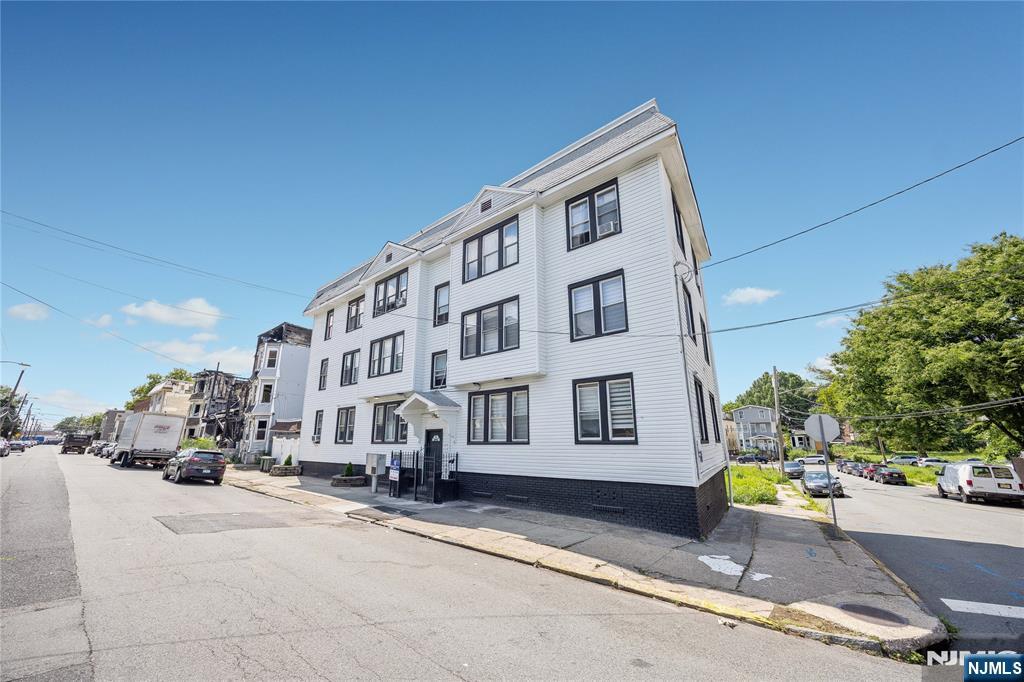 463 21st Street - Photo 3